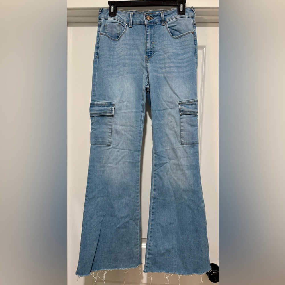 Sincerely Jules Light Blue Flare Cargo Jeans Size 7/28‎